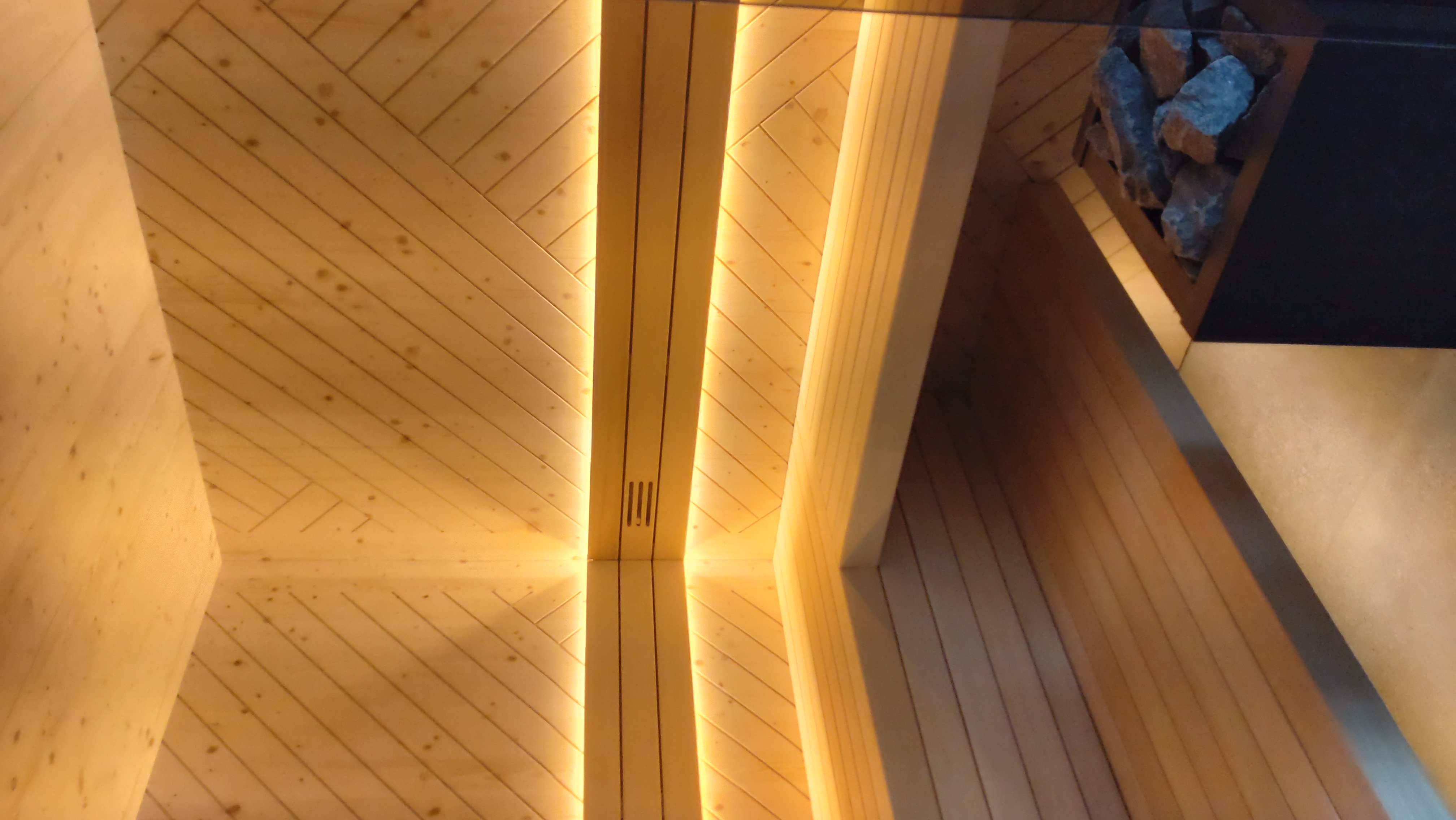 2022 sauna s LED osvětlením vč. obkladů